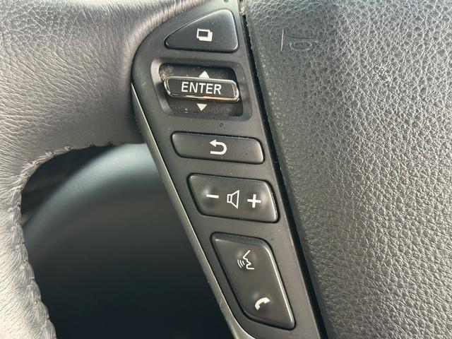 エルグランド ３５０ハイウェイスタープレミアム　禁煙車　１１型フリップダウンモニター　ツインサンルーフ　メモリー＆ヒーター付きレザーシート　両側スライド　衝突軽減ブレーキ　パワーテールゲート　ＡＣ１００Ｖ電源　レーダークルーズ　ビルトインＥＴＣ（55枚目）