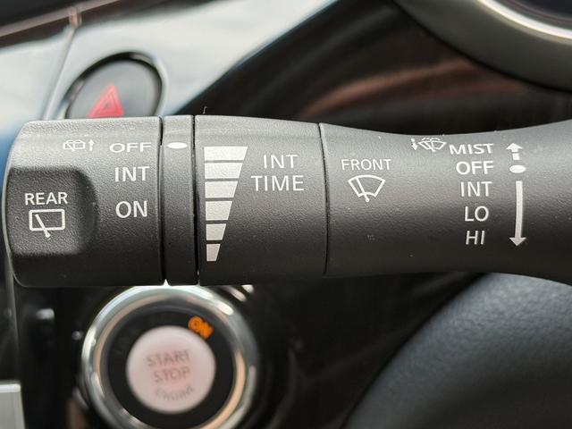 エルグランド ３５０ハイウェイスタープレミアム　禁煙車　１１型フリップダウンモニター　ツインサンルーフ　メモリー＆ヒーター付きレザーシート　両側スライド　衝突軽減ブレーキ　パワーテールゲート　ＡＣ１００Ｖ電源　レーダークルーズ　ビルトインＥＴＣ（57枚目）