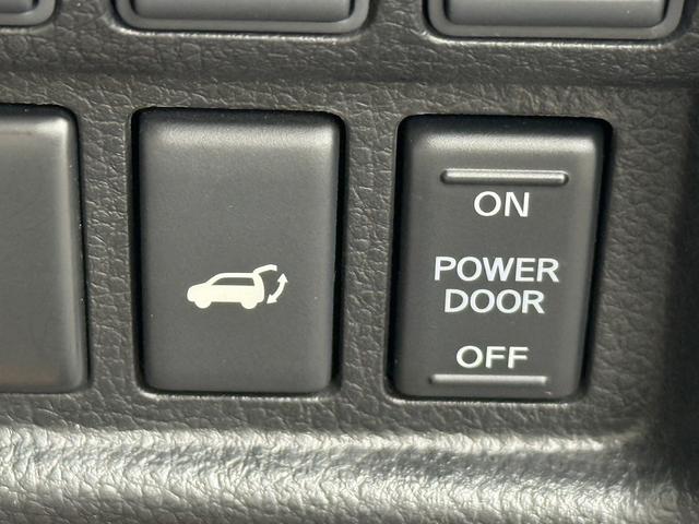 エルグランド ３５０ハイウェイスタープレミアム　禁煙車　１１型フリップダウンモニター　ツインサンルーフ　メモリー＆ヒーター付きレザーシート　両側スライド　衝突軽減ブレーキ　パワーテールゲート　ＡＣ１００Ｖ電源　レーダークルーズ　ビルトインＥＴＣ（65枚目）