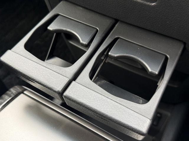 エルグランド ３５０ハイウェイスタープレミアム　禁煙車　１１型フリップダウンモニター　ツインサンルーフ　メモリー＆ヒーター付きレザーシート　両側スライド　衝突軽減ブレーキ　パワーテールゲート　ＡＣ１００Ｖ電源　レーダークルーズ　ビルトインＥＴＣ（73枚目）