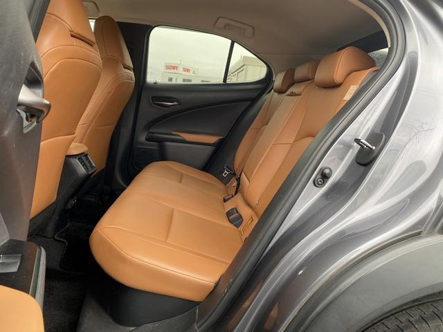 ＵＸ ＵＸ２５０ｈ　バージョンＣ　純正１０インチナビ　フルセグ　バックカメラ　シートヒーター　アダプティブクルーズ　電動リアゲート　茶色Ｌ－ＴＥＸ合皮シート　ステアリングヒーター　衝突軽減ブレーキ　ＥＴＣ２．０　レーンキープアシスト（40枚目）