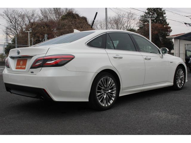 クラウンハイブリッド Ｓ　エレガンススタイル　純正８型ナビ　バックカメラ　フルセグ　アダプティブクルーズコントロール　衝突軽減ブレーキ　運転支援システム　パワーシート　シートヒーター　純正ビルトインＥＴＣ２．０　純正１８インチアルミホイール（6枚目）