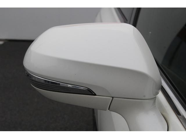 クラウンハイブリッド Ｓ　エレガンススタイル　純正８型ナビ　バックカメラ　フルセグ　アダプティブクルーズコントロール　衝突軽減ブレーキ　運転支援システム　パワーシート　シートヒーター　純正ビルトインＥＴＣ２．０　純正１８インチアルミホイール（17枚目）