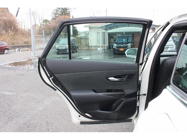 クラウンハイブリッド Ｓ　エレガンススタイル　純正８型ナビ　バックカメラ　フルセグ　アダプティブクルーズコントロール　衝突軽減ブレーキ　運転支援システム　パワーシート　シートヒーター　純正ビルトインＥＴＣ２．０　純正１８インチアルミホイール（28枚目）