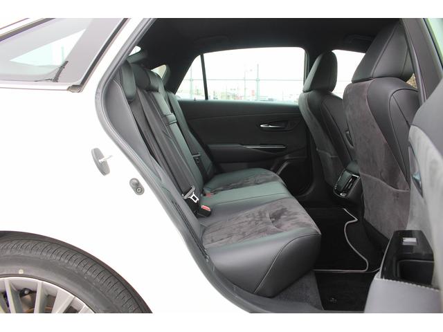 クラウンハイブリッド Ｓ　エレガンススタイル　純正８型ナビ　バックカメラ　フルセグ　アダプティブクルーズコントロール　衝突軽減ブレーキ　運転支援システム　パワーシート　シートヒーター　純正ビルトインＥＴＣ２．０　純正１８インチアルミホイール（35枚目）