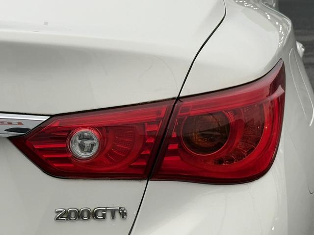 スカイライン ２００ＧＴ－ｔタイプＰ　禁煙車　純正８インチナビ　フルセグ　アラウンドビューカメラ　黒革シート　メモリ付きパワーシート　衝突軽減ブレーキ　運転支援システム　アダプティブクルーズコントロール　パーキングサポート　シートヒーター（13枚目）