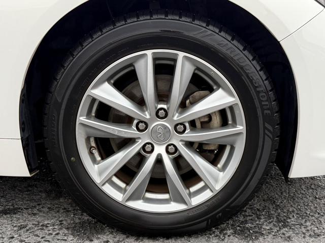 スカイライン ２００ＧＴ－ｔタイプＰ　禁煙車　純正８インチナビ　フルセグ　アラウンドビューカメラ　黒革シート　メモリ付きパワーシート　衝突軽減ブレーキ　運転支援システム　アダプティブクルーズコントロール　パーキングサポート　シートヒーター（14枚目）