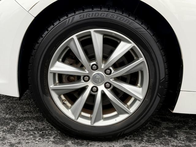 スカイライン ２００ＧＴ－ｔタイプＰ　禁煙車　純正８インチナビ　フルセグ　アラウンドビューカメラ　黒革シート　メモリ付きパワーシート　衝突軽減ブレーキ　運転支援システム　アダプティブクルーズコントロール　パーキングサポート　シートヒーター（33枚目）