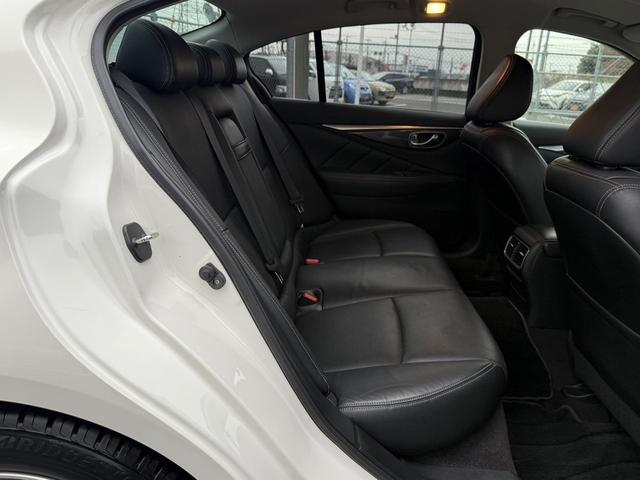 スカイライン ２００ＧＴ－ｔタイプＰ　禁煙車　純正８インチナビ　フルセグ　アラウンドビューカメラ　黒革シート　メモリ付きパワーシート　衝突軽減ブレーキ　運転支援システム　アダプティブクルーズコントロール　パーキングサポート　シートヒーター（43枚目）