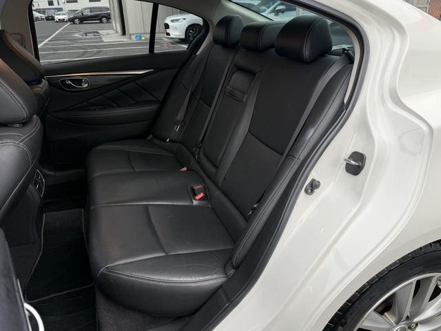 スカイライン ２００ＧＴ－ｔタイプＰ　禁煙車　純正８インチナビ　フルセグ　アラウンドビューカメラ　黒革シート　メモリ付きパワーシート　衝突軽減ブレーキ　運転支援システム　アダプティブクルーズコントロール　パーキングサポート　シートヒーター（47枚目）