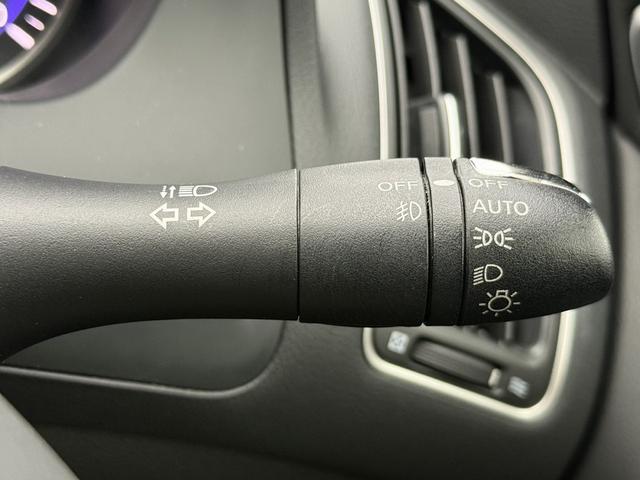 スカイライン ２００ＧＴ－ｔタイプＰ　禁煙車　純正８インチナビ　フルセグ　アラウンドビューカメラ　黒革シート　メモリ付きパワーシート　衝突軽減ブレーキ　運転支援システム　アダプティブクルーズコントロール　パーキングサポート　シートヒーター（51枚目）