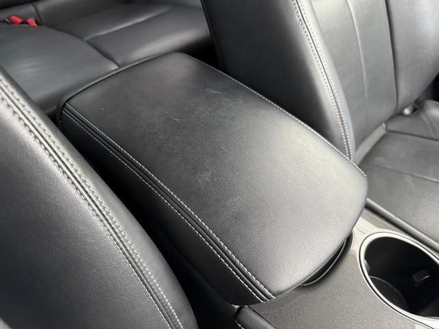 スカイライン ２００ＧＴ－ｔタイプＰ　禁煙車　純正８インチナビ　フルセグ　アラウンドビューカメラ　黒革シート　メモリ付きパワーシート　衝突軽減ブレーキ　運転支援システム　アダプティブクルーズコントロール　パーキングサポート　シートヒーター（66枚目）