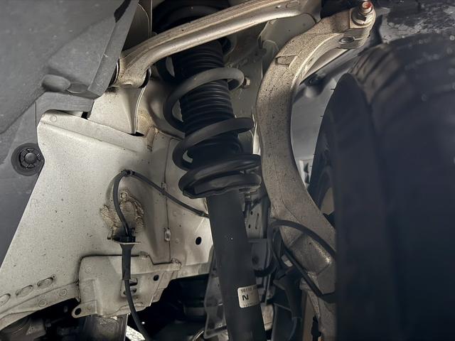 スカイライン ２００ＧＴ－ｔタイプＰ　禁煙車　純正８インチナビ　フルセグ　アラウンドビューカメラ　黒革シート　メモリ付きパワーシート　衝突軽減ブレーキ　運転支援システム　アダプティブクルーズコントロール　パーキングサポート　シートヒーター（70枚目）