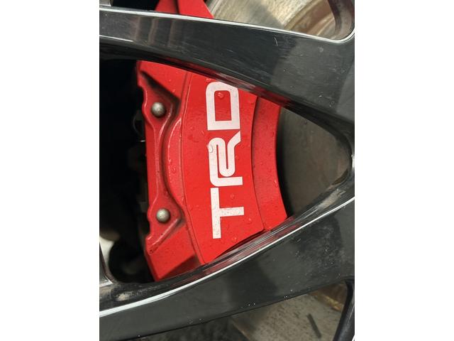 ８６ ＧＴ　禁煙車　６速ＭＴ　ＴＲＤフルエアロ　ＴＲＤマフラー　ＴＲＤキャリパー　ＲＥＣＡＲＯシート　社外ナビ　バックカメラ　フルセグ　ＴＲＤ１８インチアルミホイール　車高調　ＥＴＣ　Ｂｌｕｅｔｏｏｔｈ　スマキー（7枚目）