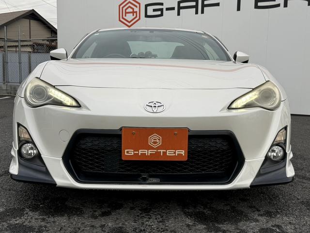 ８６ ＧＴ　禁煙車　６速ＭＴ　ＴＲＤフルエアロ　ＴＲＤマフラー　ＴＲＤキャリパー　ＲＥＣＡＲＯシート　社外ナビ　バックカメラ　フルセグ　ＴＲＤ１８インチアルミホイール　車高調　ＥＴＣ　Ｂｌｕｅｔｏｏｔｈ　スマキー（8枚目）