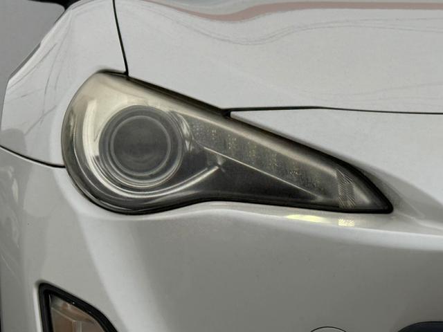 ８６ ＧＴ　禁煙車　６速ＭＴ　ＴＲＤフルエアロ　ＴＲＤマフラー　ＴＲＤキャリパー　ＲＥＣＡＲＯシート　社外ナビ　バックカメラ　フルセグ　ＴＲＤ１８インチアルミホイール　車高調　ＥＴＣ　Ｂｌｕｅｔｏｏｔｈ　スマキー（12枚目）