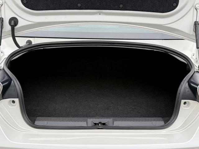 ８６ ＧＴ　禁煙車　６速ＭＴ　ＴＲＤフルエアロ　ＴＲＤマフラー　ＴＲＤキャリパー　ＲＥＣＡＲＯシート　社外ナビ　バックカメラ　フルセグ　ＴＲＤ１８インチアルミホイール　車高調　ＥＴＣ　Ｂｌｕｅｔｏｏｔｈ　スマキー（16枚目）