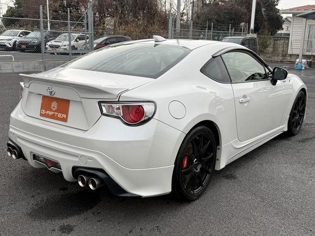 ８６ ＧＴ　禁煙車　６速ＭＴ　ＴＲＤフルエアロ　ＴＲＤマフラー　ＴＲＤキャリパー　ＲＥＣＡＲＯシート　社外ナビ　バックカメラ　フルセグ　ＴＲＤ１８インチアルミホイール　車高調　ＥＴＣ　Ｂｌｕｅｔｏｏｔｈ　スマキー（21枚目）