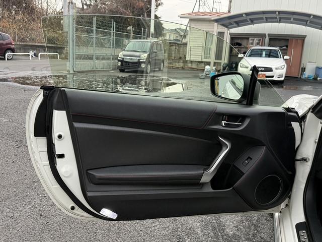 ８６ ＧＴ　禁煙車　６速ＭＴ　ＴＲＤフルエアロ　ＴＲＤマフラー　ＴＲＤキャリパー　ＲＥＣＡＲＯシート　社外ナビ　バックカメラ　フルセグ　ＴＲＤ１８インチアルミホイール　車高調　ＥＴＣ　Ｂｌｕｅｔｏｏｔｈ　スマキー（39枚目）