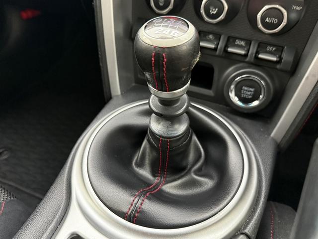 ８６ ＧＴ　禁煙車　６速ＭＴ　ＴＲＤフルエアロ　ＴＲＤマフラー　ＴＲＤキャリパー　ＲＥＣＡＲＯシート　社外ナビ　バックカメラ　フルセグ　ＴＲＤ１８インチアルミホイール　車高調　ＥＴＣ　Ｂｌｕｅｔｏｏｔｈ　スマキー（54枚目）