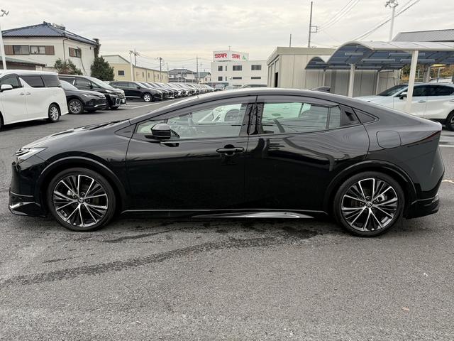 プリウス Ｚ　禁煙車　パノラマルーフ　デジタルインナーミラー　モデリスタエアロ　黒革シート　ＡＣ１００Ｖ電源　純正１２．３型ディスプレイオーディオ　地デジ　パノラミックビューカメラ　衝突軽減　レーダークルーズ（11枚目）