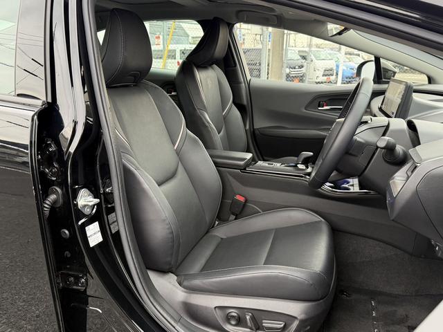 プリウス Ｚ　禁煙車　パノラマルーフ　デジタルインナーミラー　モデリスタエアロ　黒革シート　ＡＣ１００Ｖ電源　純正１２．３型ディスプレイオーディオ　地デジ　パノラミックビューカメラ　衝突軽減　レーダークルーズ（15枚目）