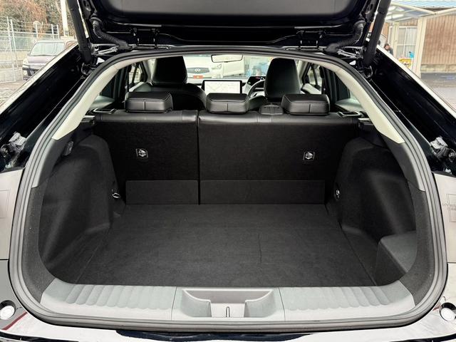 プリウス Ｚ　禁煙車　パノラマルーフ　デジタルインナーミラー　モデリスタエアロ　黒革シート　ＡＣ１００Ｖ電源　純正１２．３型ディスプレイオーディオ　地デジ　パノラミックビューカメラ　衝突軽減　レーダークルーズ（17枚目）