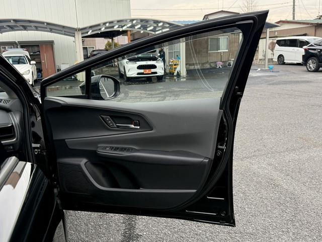 プリウス Ｚ　禁煙車　パノラマルーフ　デジタルインナーミラー　モデリスタエアロ　黒革シート　ＡＣ１００Ｖ電源　純正１２．３型ディスプレイオーディオ　地デジ　パノラミックビューカメラ　衝突軽減　レーダークルーズ（37枚目）