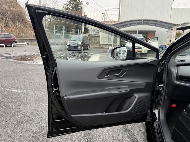 プリウス Ｚ　禁煙車　パノラマルーフ　デジタルインナーミラー　モデリスタエアロ　黒革シート　ＡＣ１００Ｖ電源　純正１２．３型ディスプレイオーディオ　地デジ　パノラミックビューカメラ　衝突軽減　レーダークルーズ（41枚目）