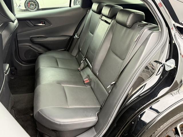 プリウス Ｚ　禁煙車　パノラマルーフ　デジタルインナーミラー　モデリスタエアロ　黒革シート　ＡＣ１００Ｖ電源　純正１２．３型ディスプレイオーディオ　地デジ　パノラミックビューカメラ　衝突軽減　レーダークルーズ（48枚目）