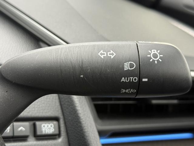 プリウス Ｚ　禁煙車　パノラマルーフ　デジタルインナーミラー　モデリスタエアロ　黒革シート　ＡＣ１００Ｖ電源　純正１２．３型ディスプレイオーディオ　地デジ　パノラミックビューカメラ　衝突軽減　レーダークルーズ（52枚目）