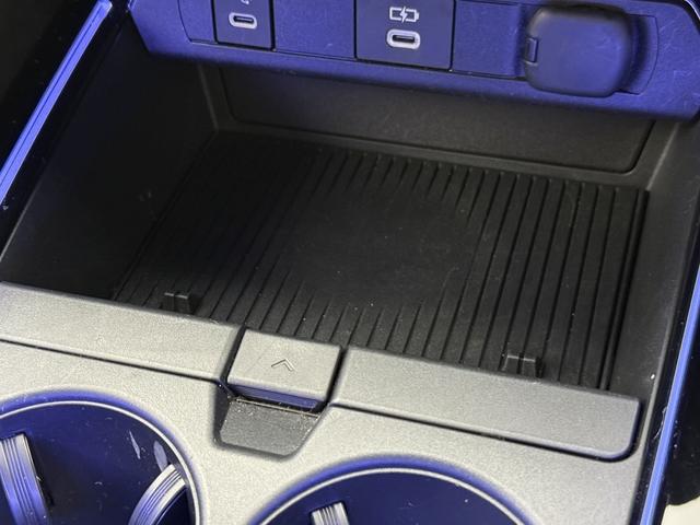 プリウス Ｚ　禁煙車　パノラマルーフ　デジタルインナーミラー　モデリスタエアロ　黒革シート　ＡＣ１００Ｖ電源　純正１２．３型ディスプレイオーディオ　地デジ　パノラミックビューカメラ　衝突軽減　レーダークルーズ（58枚目）