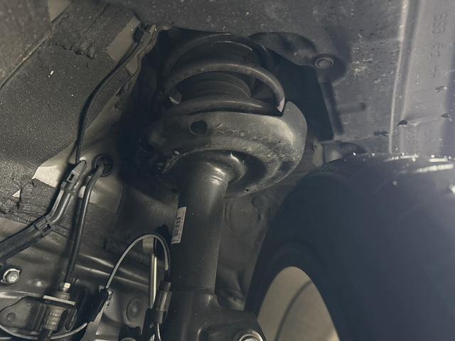 プリウス Ｚ　禁煙車　パノラマルーフ　デジタルインナーミラー　モデリスタエアロ　黒革シート　ＡＣ１００Ｖ電源　純正１２．３型ディスプレイオーディオ　地デジ　パノラミックビューカメラ　衝突軽減　レーダークルーズ（73枚目）