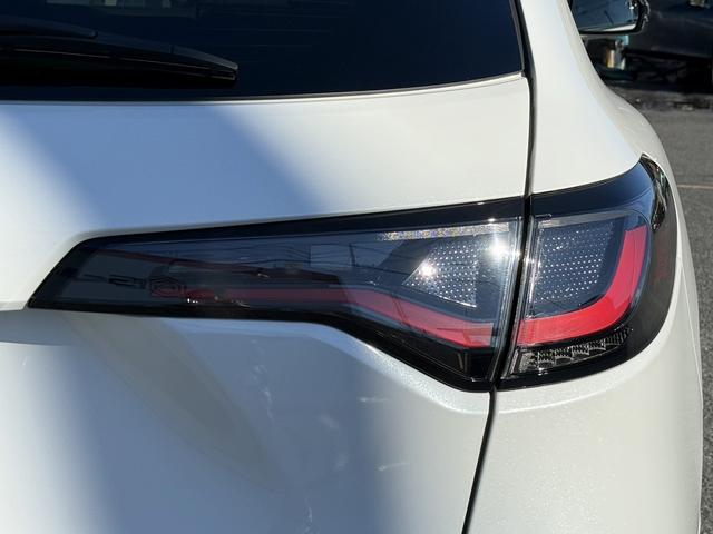 ＺＲ－Ｖ ｅ：ＨＥＶ　Ｚ　禁煙車　ヒーター付きパワーシート　純正９インチナビ　フルセグ　全方位カメラ　運転支援システム　衝突軽減ブレーキ　ステアリングヒーター　パワーバックドア　後退時アラート　パドルシフト　ワイヤレス充電器（13枚目）