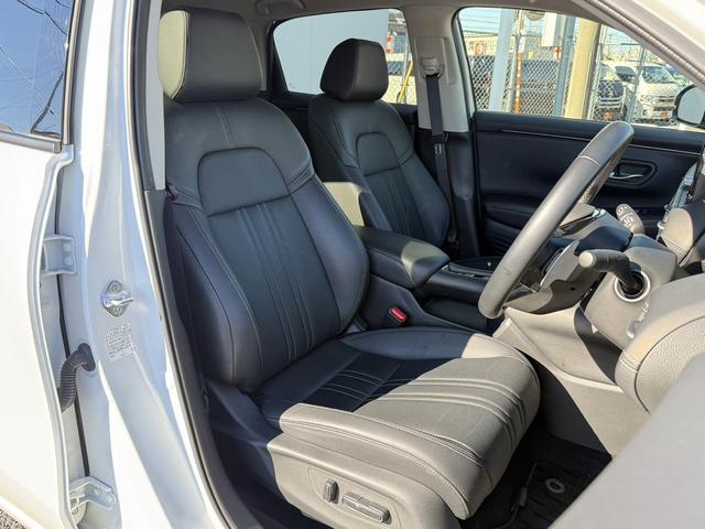 ＺＲ－Ｖ ｅ：ＨＥＶ　Ｚ　禁煙車　ヒーター付きパワーシート　純正９インチナビ　フルセグ　全方位カメラ　運転支援システム　衝突軽減ブレーキ　ステアリングヒーター　パワーバックドア　後退時アラート　パドルシフト　ワイヤレス充電器（15枚目）