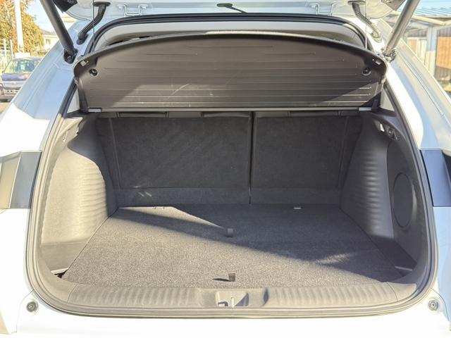 ＺＲ－Ｖ ｅ：ＨＥＶ　Ｚ　禁煙車　ヒーター付きパワーシート　純正９インチナビ　フルセグ　全方位カメラ　運転支援システム　衝突軽減ブレーキ　ステアリングヒーター　パワーバックドア　後退時アラート　パドルシフト　ワイヤレス充電器（17枚目）