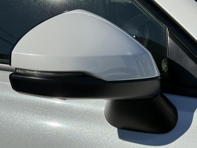 ＺＲ－Ｖ ｅ：ＨＥＶ　Ｚ　禁煙車　ヒーター付きパワーシート　純正９インチナビ　フルセグ　全方位カメラ　運転支援システム　衝突軽減ブレーキ　ステアリングヒーター　パワーバックドア　後退時アラート　パドルシフト　ワイヤレス充電器（29枚目）