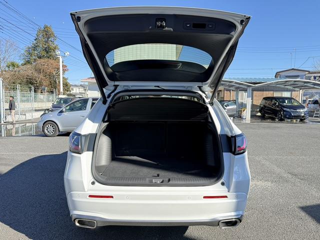 ＺＲ－Ｖ ｅ：ＨＥＶ　Ｚ　禁煙車　ヒーター付きパワーシート　純正９インチナビ　フルセグ　全方位カメラ　運転支援システム　衝突軽減ブレーキ　ステアリングヒーター　パワーバックドア　後退時アラート　パドルシフト　ワイヤレス充電器（39枚目）