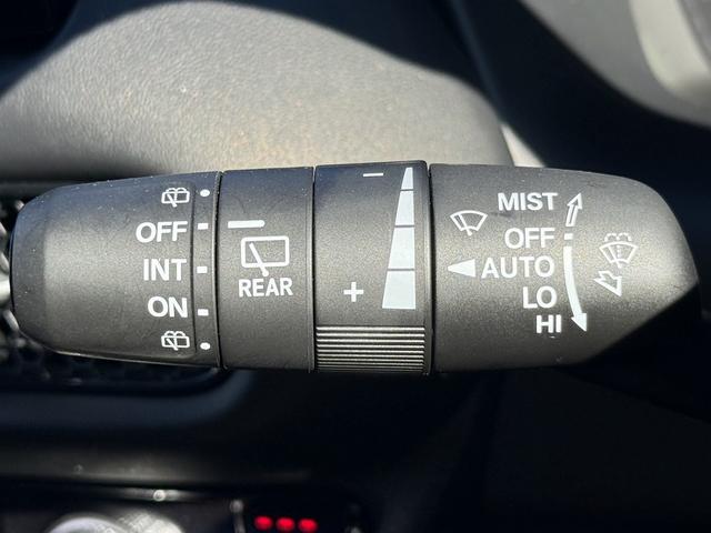 ＺＲ－Ｖ ｅ：ＨＥＶ　Ｚ　禁煙車　ヒーター付きパワーシート　純正９インチナビ　フルセグ　全方位カメラ　運転支援システム　衝突軽減ブレーキ　ステアリングヒーター　パワーバックドア　後退時アラート　パドルシフト　ワイヤレス充電器（56枚目）