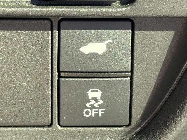 ＺＲ－Ｖ ｅ：ＨＥＶ　Ｚ　禁煙車　ヒーター付きパワーシート　純正９インチナビ　フルセグ　全方位カメラ　運転支援システム　衝突軽減ブレーキ　ステアリングヒーター　パワーバックドア　後退時アラート　パドルシフト　ワイヤレス充電器（58枚目）