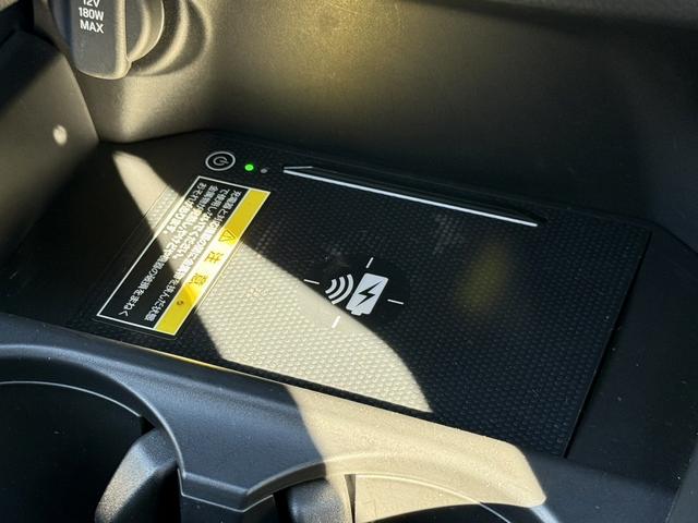 ＺＲ－Ｖ ｅ：ＨＥＶ　Ｚ　禁煙車　ヒーター付きパワーシート　純正９インチナビ　フルセグ　全方位カメラ　運転支援システム　衝突軽減ブレーキ　ステアリングヒーター　パワーバックドア　後退時アラート　パドルシフト　ワイヤレス充電器（62枚目）