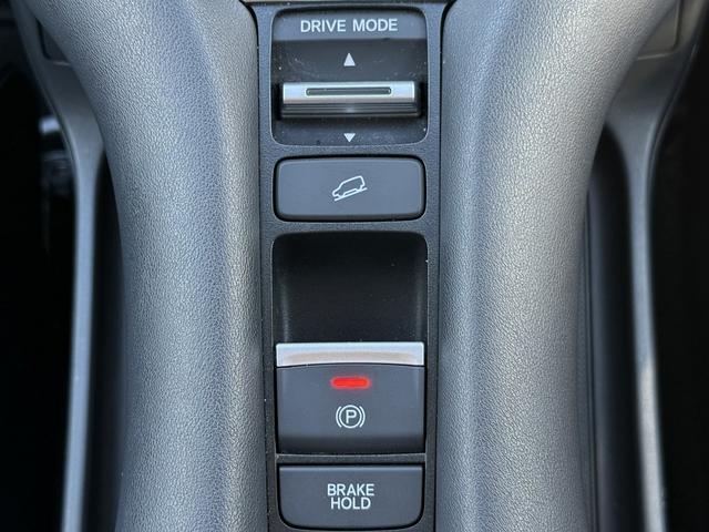 ＺＲ－Ｖ ｅ：ＨＥＶ　Ｚ　禁煙車　ヒーター付きパワーシート　純正９インチナビ　フルセグ　全方位カメラ　運転支援システム　衝突軽減ブレーキ　ステアリングヒーター　パワーバックドア　後退時アラート　パドルシフト　ワイヤレス充電器（65枚目）