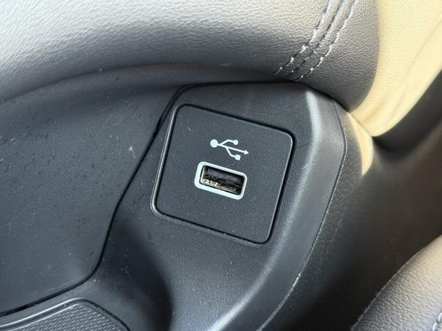 ＺＲ－Ｖ ｅ：ＨＥＶ　Ｚ　禁煙車　ヒーター付きパワーシート　純正９インチナビ　フルセグ　全方位カメラ　運転支援システム　衝突軽減ブレーキ　ステアリングヒーター　パワーバックドア　後退時アラート　パドルシフト　ワイヤレス充電器（66枚目）