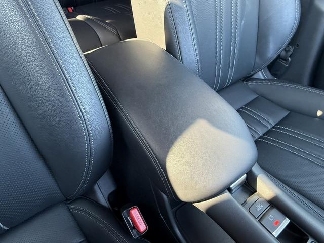 ＺＲ－Ｖ ｅ：ＨＥＶ　Ｚ　禁煙車　ヒーター付きパワーシート　純正９インチナビ　フルセグ　全方位カメラ　運転支援システム　衝突軽減ブレーキ　ステアリングヒーター　パワーバックドア　後退時アラート　パドルシフト　ワイヤレス充電器（68枚目）