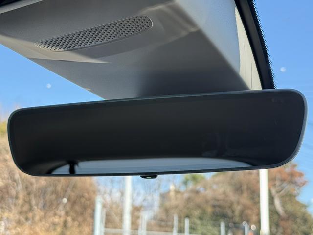 ＺＲ－Ｖ ｅ：ＨＥＶ　Ｚ　禁煙車　ヒーター付きパワーシート　純正９インチナビ　フルセグ　全方位カメラ　運転支援システム　衝突軽減ブレーキ　ステアリングヒーター　パワーバックドア　後退時アラート　パドルシフト　ワイヤレス充電器（70枚目）