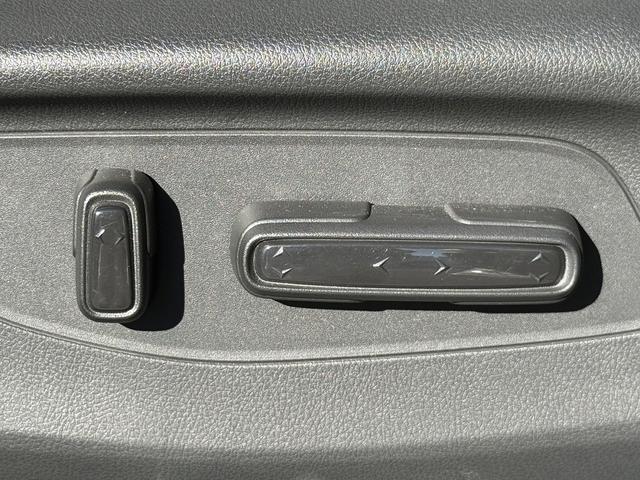 ＺＲ－Ｖ ｅ：ＨＥＶ　Ｚ　禁煙車　ヒーター付きパワーシート　純正９インチナビ　フルセグ　全方位カメラ　運転支援システム　衝突軽減ブレーキ　ステアリングヒーター　パワーバックドア　後退時アラート　パドルシフト　ワイヤレス充電器（74枚目）