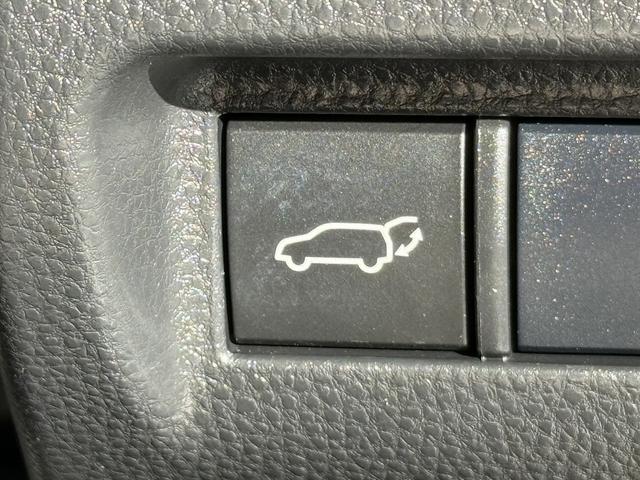 ハリアーハイブリッド Ｇ　禁煙車　純正８インチディスプレイ　衝突軽減ブレーキ　運転支援システム　デジタルインナーミラー　ＡＣ１００Ｖ電源　オートハイビーム　ホールドブレーキ　ロードサインアシスト　コーナーセンサー　ＥＴＣ（6枚目）