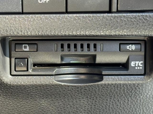 ハリアーハイブリッド Ｇ　禁煙車　純正８インチディスプレイ　衝突軽減ブレーキ　運転支援システム　デジタルインナーミラー　ＡＣ１００Ｖ電源　オートハイビーム　ホールドブレーキ　ロードサインアシスト　コーナーセンサー　ＥＴＣ（7枚目）
