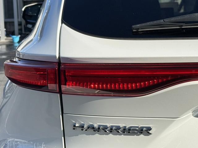 ハリアーハイブリッド Ｇ　禁煙車　純正８インチディスプレイ　衝突軽減ブレーキ　運転支援システム　デジタルインナーミラー　ＡＣ１００Ｖ電源　オートハイビーム　ホールドブレーキ　ロードサインアシスト　コーナーセンサー　ＥＴＣ（28枚目）