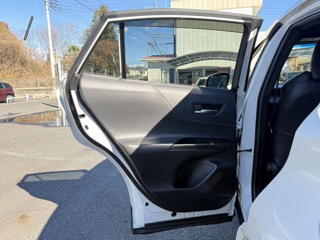 ハリアーハイブリッド Ｇ　禁煙車　純正８インチディスプレイ　衝突軽減ブレーキ　運転支援システム　デジタルインナーミラー　ＡＣ１００Ｖ電源　オートハイビーム　ホールドブレーキ　ロードサインアシスト　コーナーセンサー　ＥＴＣ（42枚目）